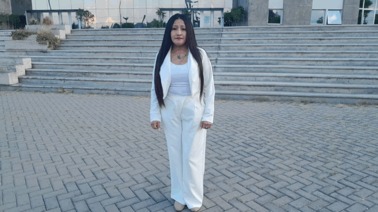 Grave denuncia de violencia laboral de una docente al director de su escuela