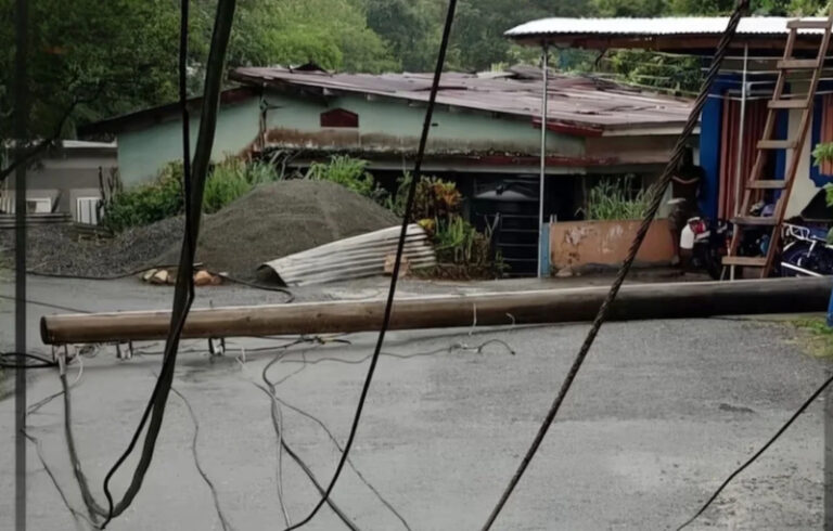 El huracán Melissa llega a la categoría máxima en el Caribe y temen inundaciones catastróficas