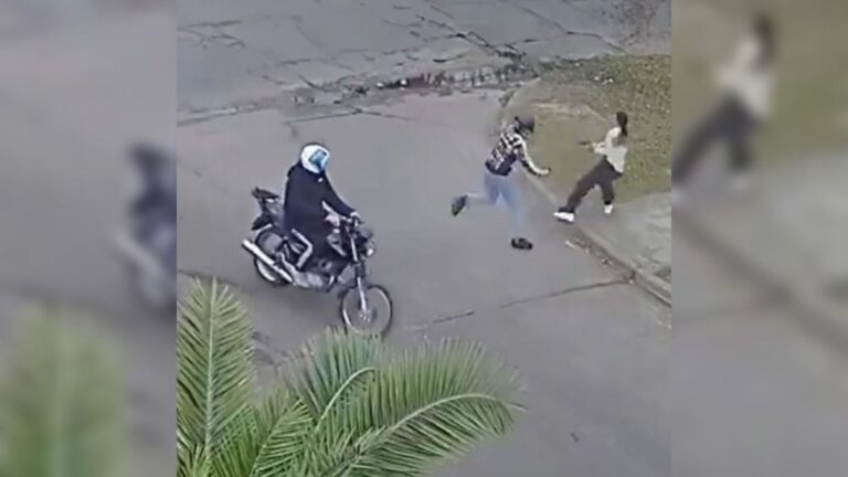 Motochorros golpearon a una mujer para intentar robarle en San Pedro de Jujuy