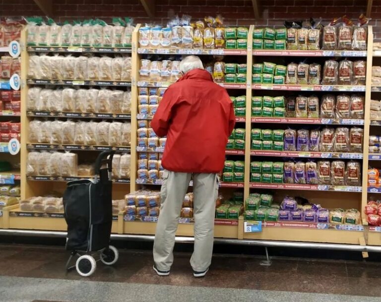 Los alimentos de primera necesidad acumulan una suba de 3% en octubre