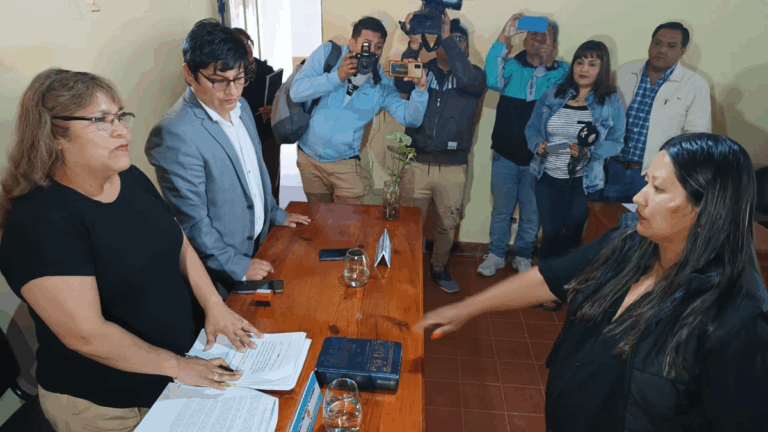 Cinco meses tarde, asumió una edil en Monterrico: «Los concejales son inútiles»