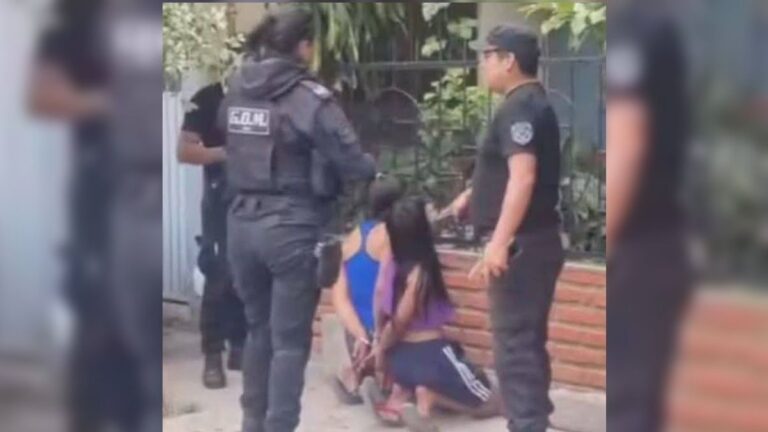 Dos jóvenes, de 16 y 18 años, asaltaron a una estudiante con un cuchillo