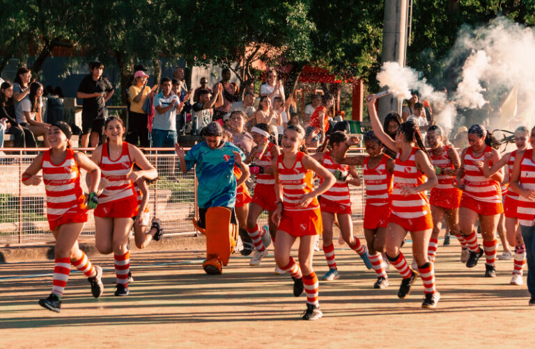 El sub14 de hockey del Club de Regatas Resistencias ascendió a la A luego de salir campeón del Regional de Clubes B NEA