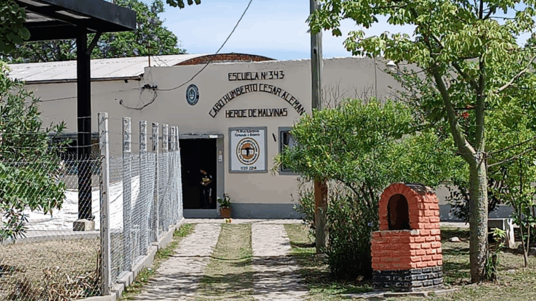 Escuela de Los Manantiales: padres esperan mejoras, sino volverá el reclamo