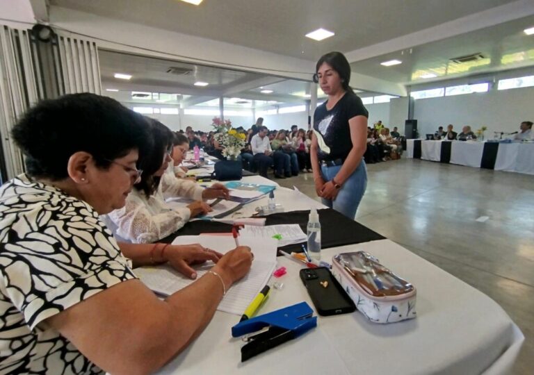 Adjudicaron 316 cargos para bibliotecarios: avanza la regularización de concursos y titularización docente