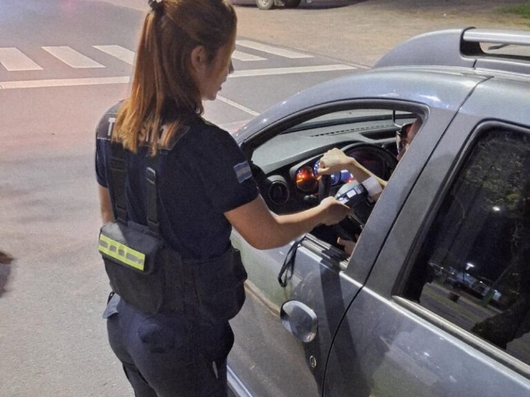 Operativos móviles en Resistencia: 25 vehículos demorados y 18 alcoholemias positivas durante el fin de semana