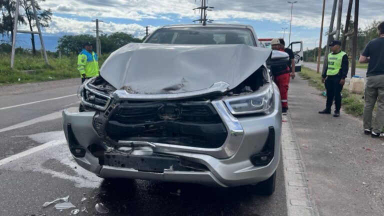 Choque en cadena desnudó el posible uso indebido de un vehículo oficial por un jefe policial