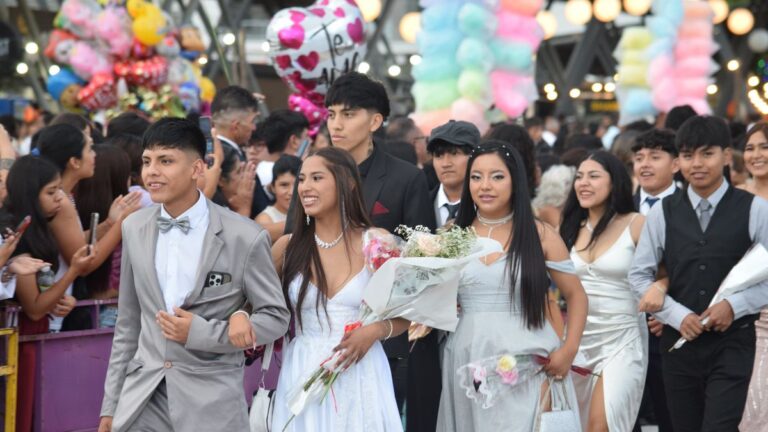 Cena Blanca: los egresados se lucen en la pasarela