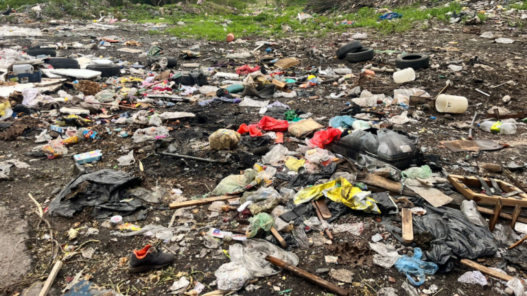 Crecen los basurales y la presencia de líquidos cloacales en arroyos de Palpalá