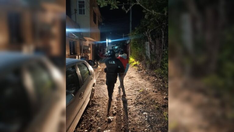 Intentaron entrar a una casa amenazando a la propietaria con un arma blanca