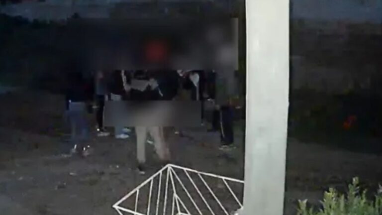 Marcha por el crimen de un adolescente terminó con graves incidentes en Alto Comedero