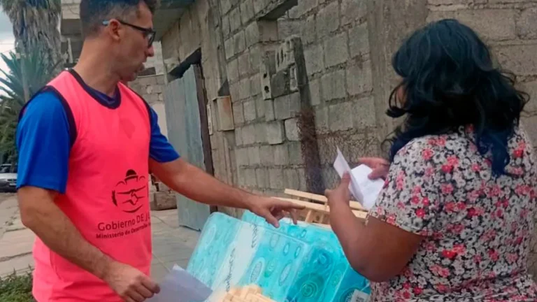 Asistencia directa a familias de San Pedro, Palpalá y Capital
