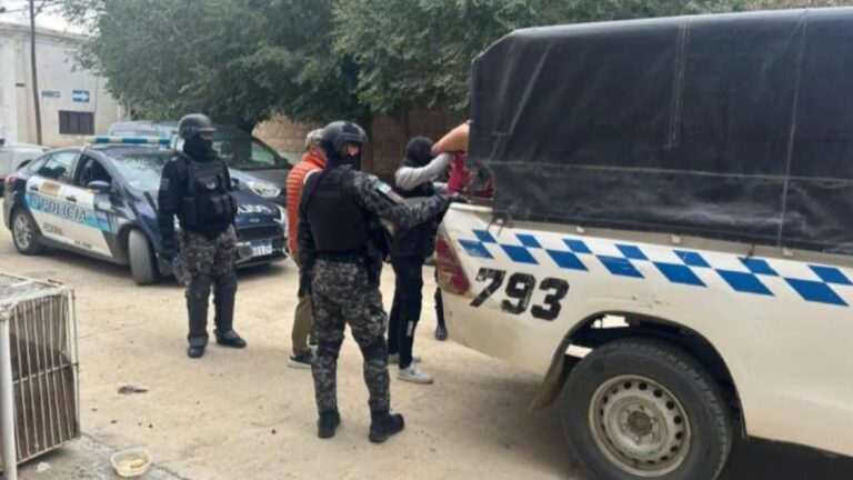 Tenía pedido de captura y escapó en contramano: terminó detenido