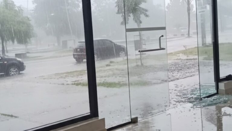 Violento temporal en Jujuy: el viento destrozó puertas de vidrio en la guardia del hospital Snopek