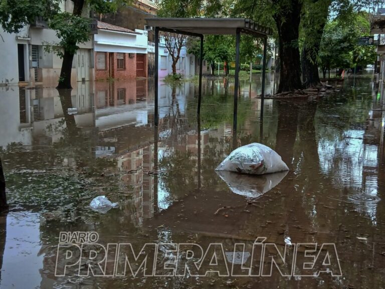 Por las inclemencias climáticas, suspendieron el servicio de colectivos en el Área Metropolitana