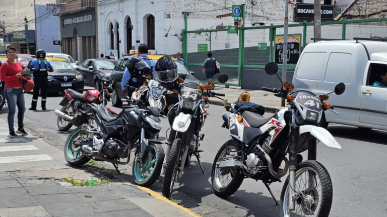 «Sin casco no ingresás»: 15 motos demoradas en el primer día de controles