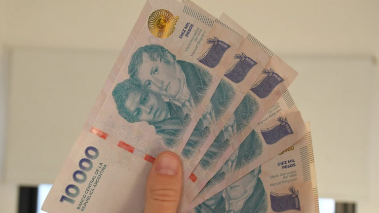 Capacitadores laborales cobrarán un bono extraordinario de $300.000