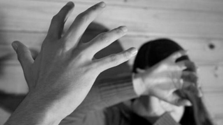 Un hombre utilizó a su hijo de 9 años para enviarle una amenaza de muerte a su ex pareja