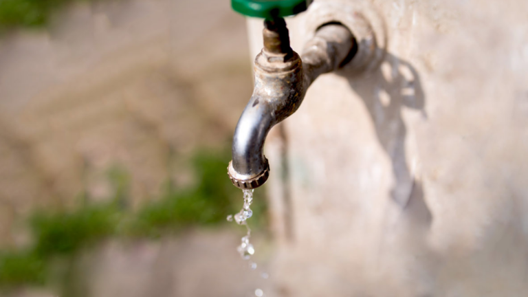 Se demora la normalización del servicio de agua en los barrios capitalinos
