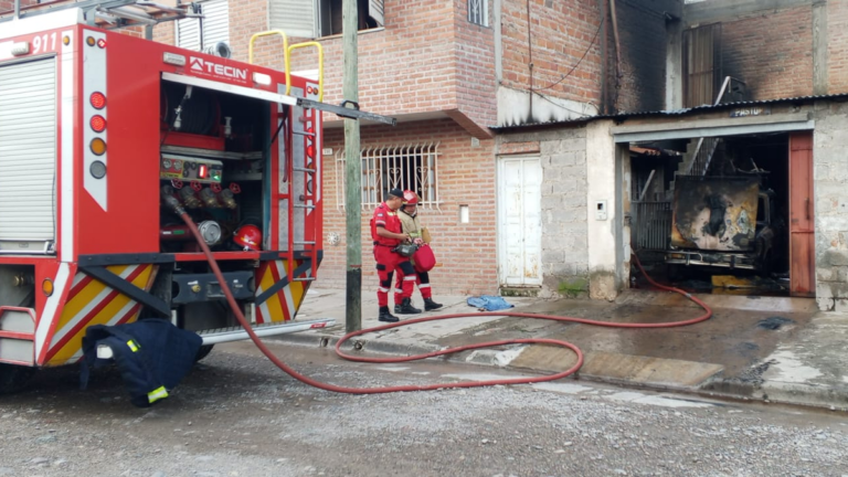 Voraz incendio en una vivienda del barrio San Martín