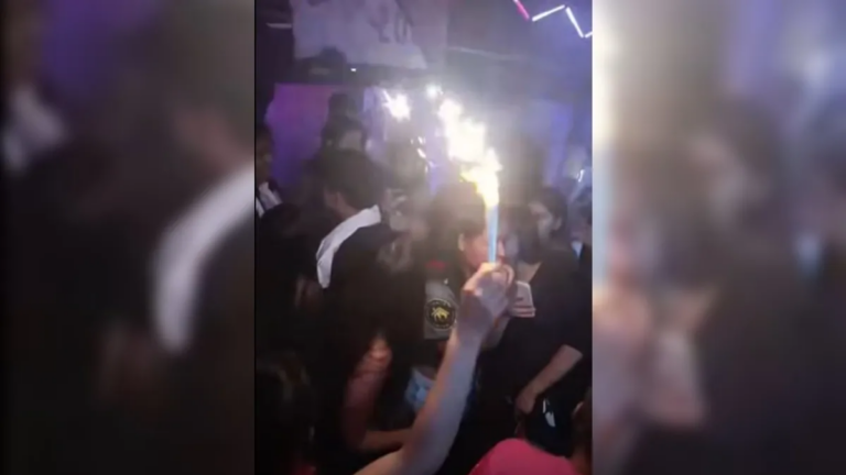 Continúa la controversia por la bengala encendida dentro de un boliche en Monterrico