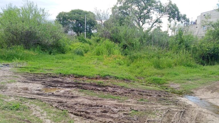 Urgente reclamo vecinal en barrio Papa Francisco por desagües, cloacas y calles intransitables