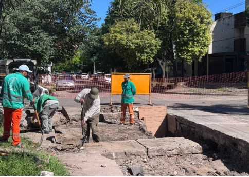 Bacheo 2026: nueva intervención en la esquina de Juan B. Justo y Los Hacheros