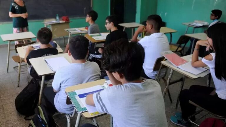 Cambios en el calendario escolar, tutorías y reclamos por transporte docente en zonas rurales