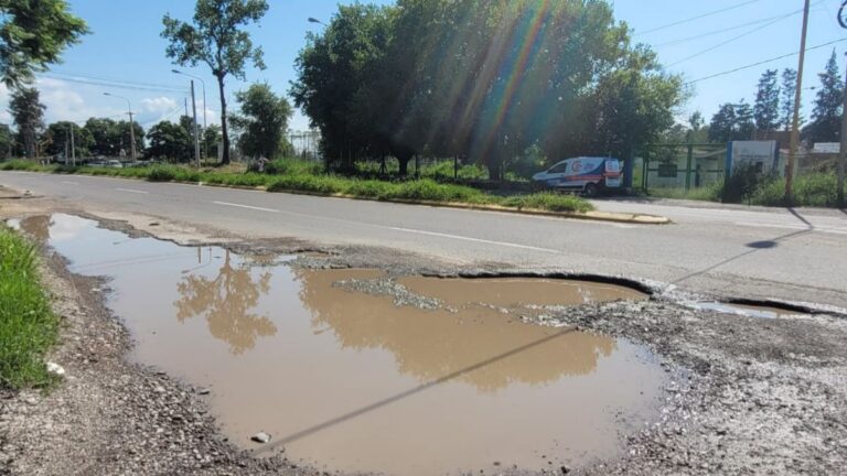 Media calzada destruida, riesgo total y silencio de Vialidad Nacional