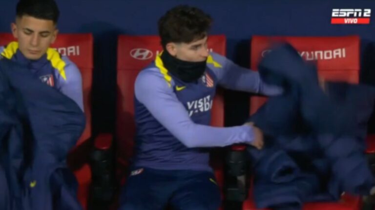 Polémica decisión del Cholo Simeone: Julián Álvarez y Thiago Almada salieron en el entretiempo