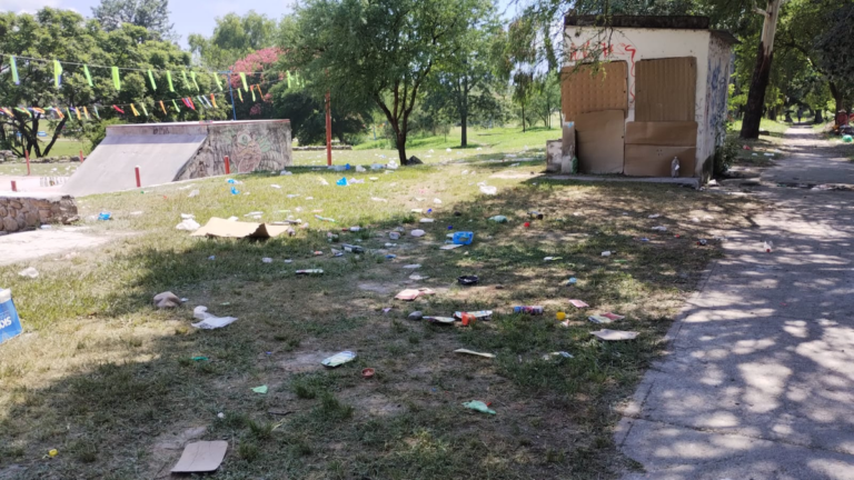 Suciedad tras desentierros de Carnaval, una postal que se repite en Palpalá