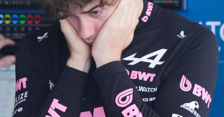 Preocupante inicio de Franco Colapinto en los test de pretemporada en Bahréin: bandera roja, pocos giros y último