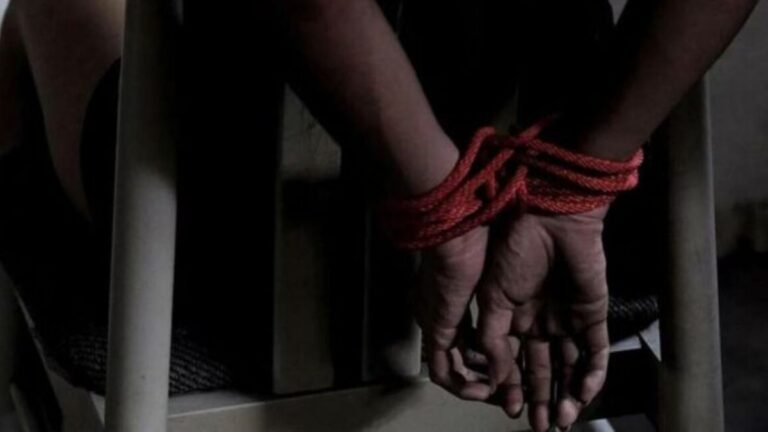 Maniataron e intentaron abusar de una adolescente durante un robo