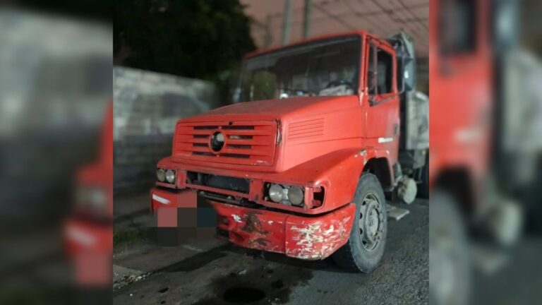 Intentaron robar un camión en Avenida Éxodo y fueron atrapados a los pocos metros