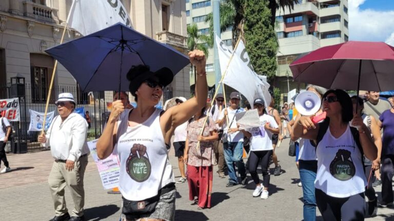 Gremios jujeños se concentraron en Plaza Belgrano y marcharon contra la reforma laboral