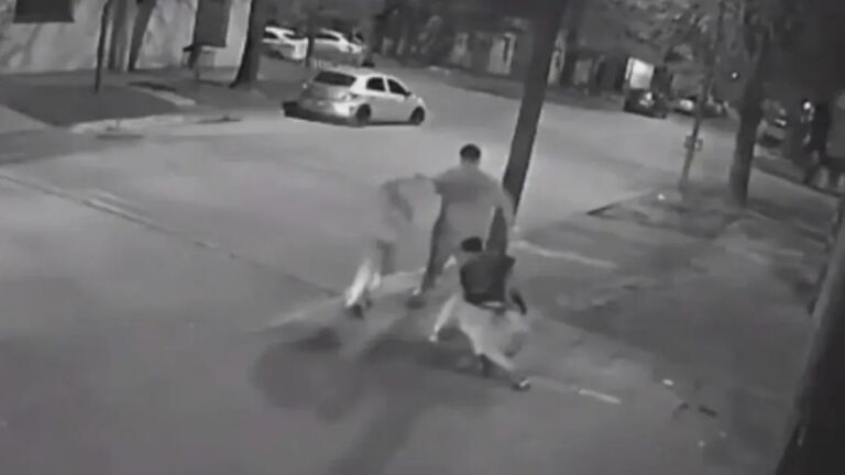 A punta de cuchillo, asaltaron a un hombre en Palpalá y le robaron hasta las zapatillas