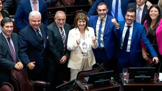 El Gobierno consiguió la sanción de la reforma laboral y se acercó a los dos tercios en el Senado