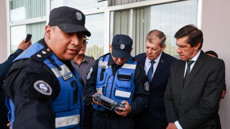 Impulsan la Emergencia en Seguridad con recorte a sociedades estatales y reordenamiento policial