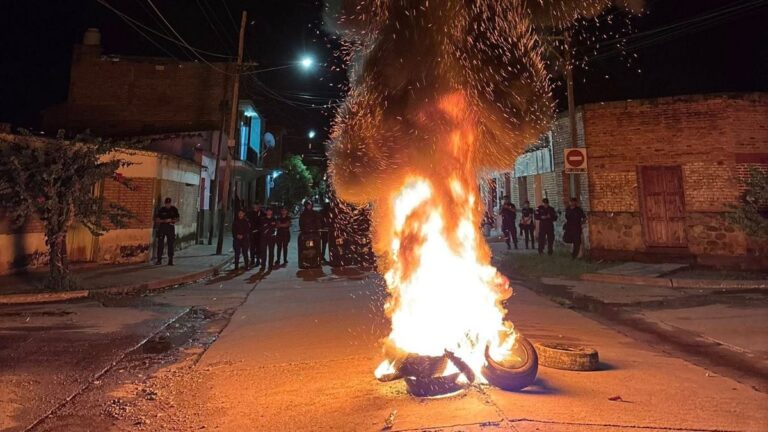 Fraile Pintado marchó recordando a Tamara Fierro en medio de una fuerte custodia policial
