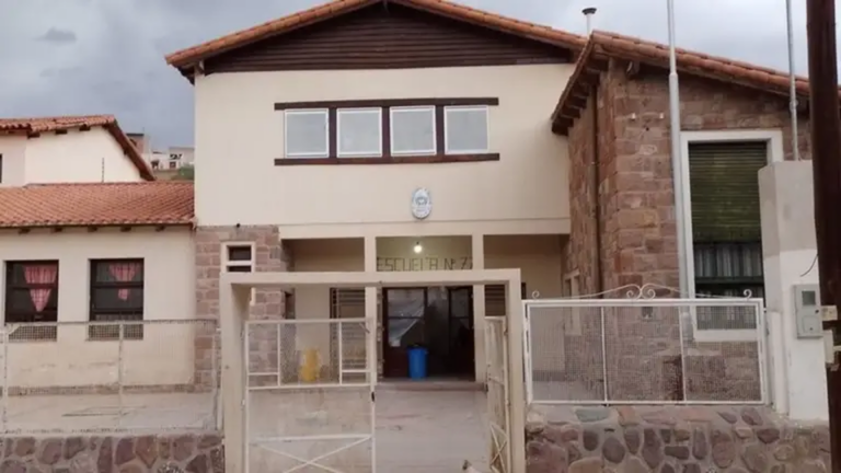 Humahuaca: escuela sin docentes por demoras en la entrega de cargos