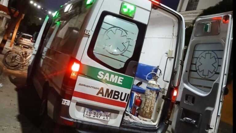 Un hombre fue atacado con una botella de vidrio y tuvo que ser internado: hay un detenido