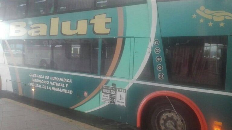 Robaron un colectivo estacionado en la terminal de San Pedro de Jujuy