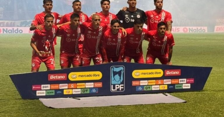 Argentinos y Platense empatan en el clásico en La Paternal