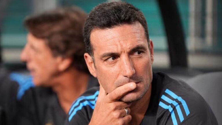 Alerta para Lionel Scaloni: se lesionó un futbolista en el entrenamiento de la Selección argentina