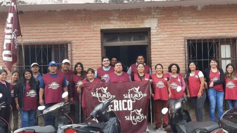 «La realidad es que se necesitan dos o tres trabajos adicionales para subsistir»