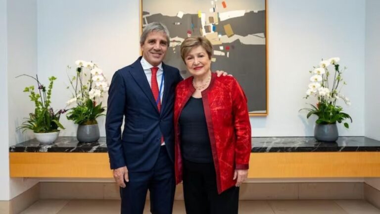 Ministro de Economía Luis Caputo durante reuniones en Washington D.C.