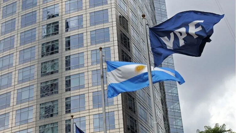 Edificio de tribunales de justicia en Estados Unidos, referencia al caso YPF.