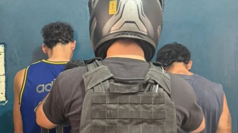 Operativo de control policial en calles del sur de la ciudad de Catamarca