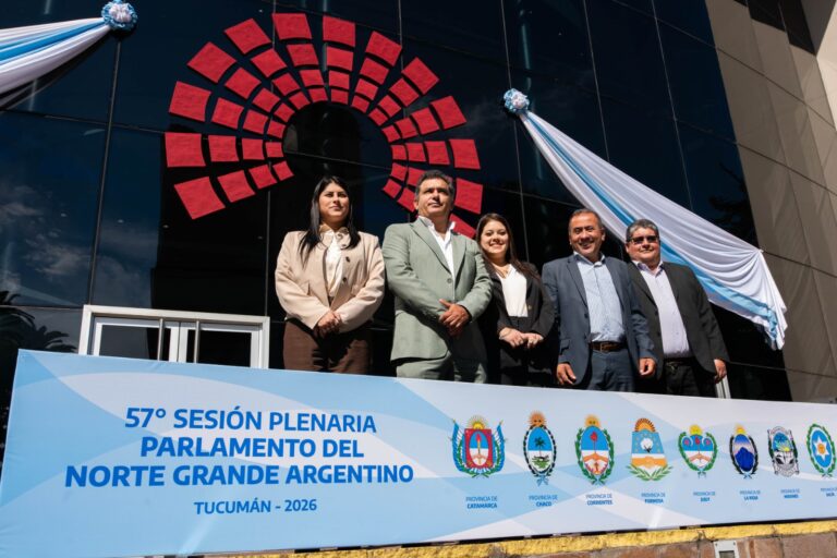 Vicegobernadores y senadores de Catamarca en la 57° Sesión Plenaria del Parlamento del Norte Grande en Tucumán
