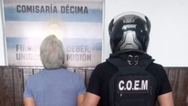 Efectivos policiales en procedimiento por amenazas en calle Vicario Segura, Catamarca